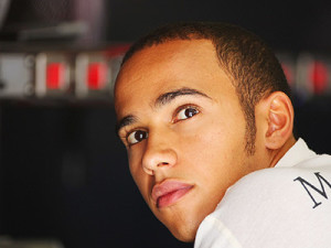 Lewis Hamilton will suffer a 5 place grid penalty for the Bahrain GP