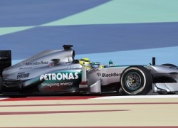 Nico Rosberg takes pole position in Bahrain