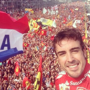 Fernando Alonso podium selfie