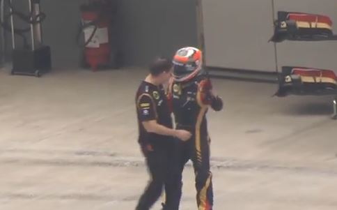 Kimi Raikkonen confronts Alan Permane after the Indian Grand Prix