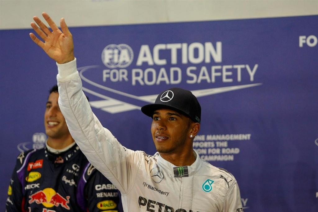 Lewis Hamilton, Mercedes, Singapore Grand Prix Qualifying