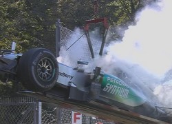 Nico Rosberg retires from the Italian Grand Prix suffering an engine failure.