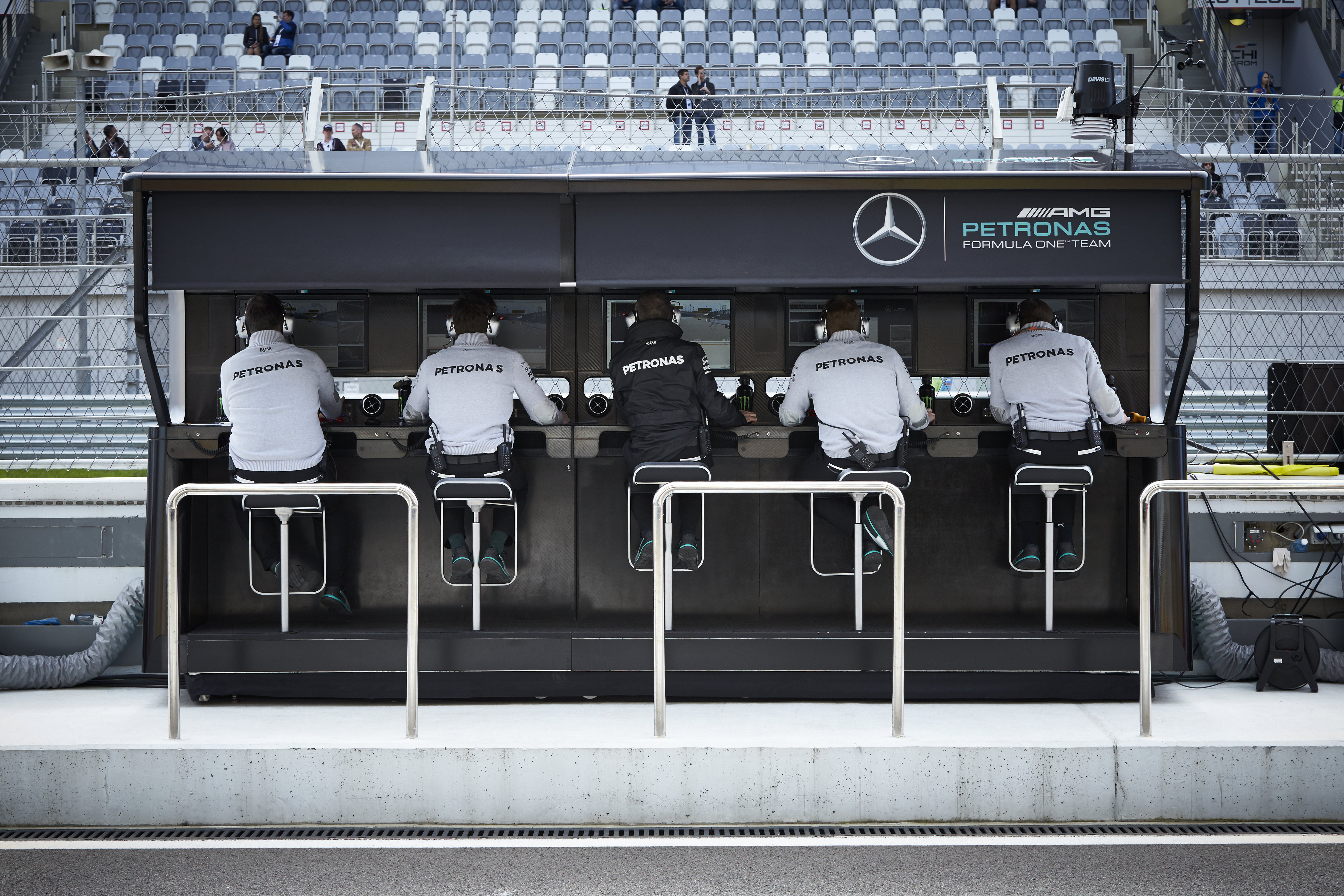 Russia 2016_Mercedes Pit Wall