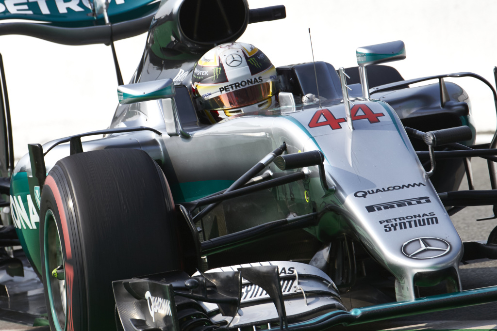 Lewis Hamilton takes Italian GP pole position