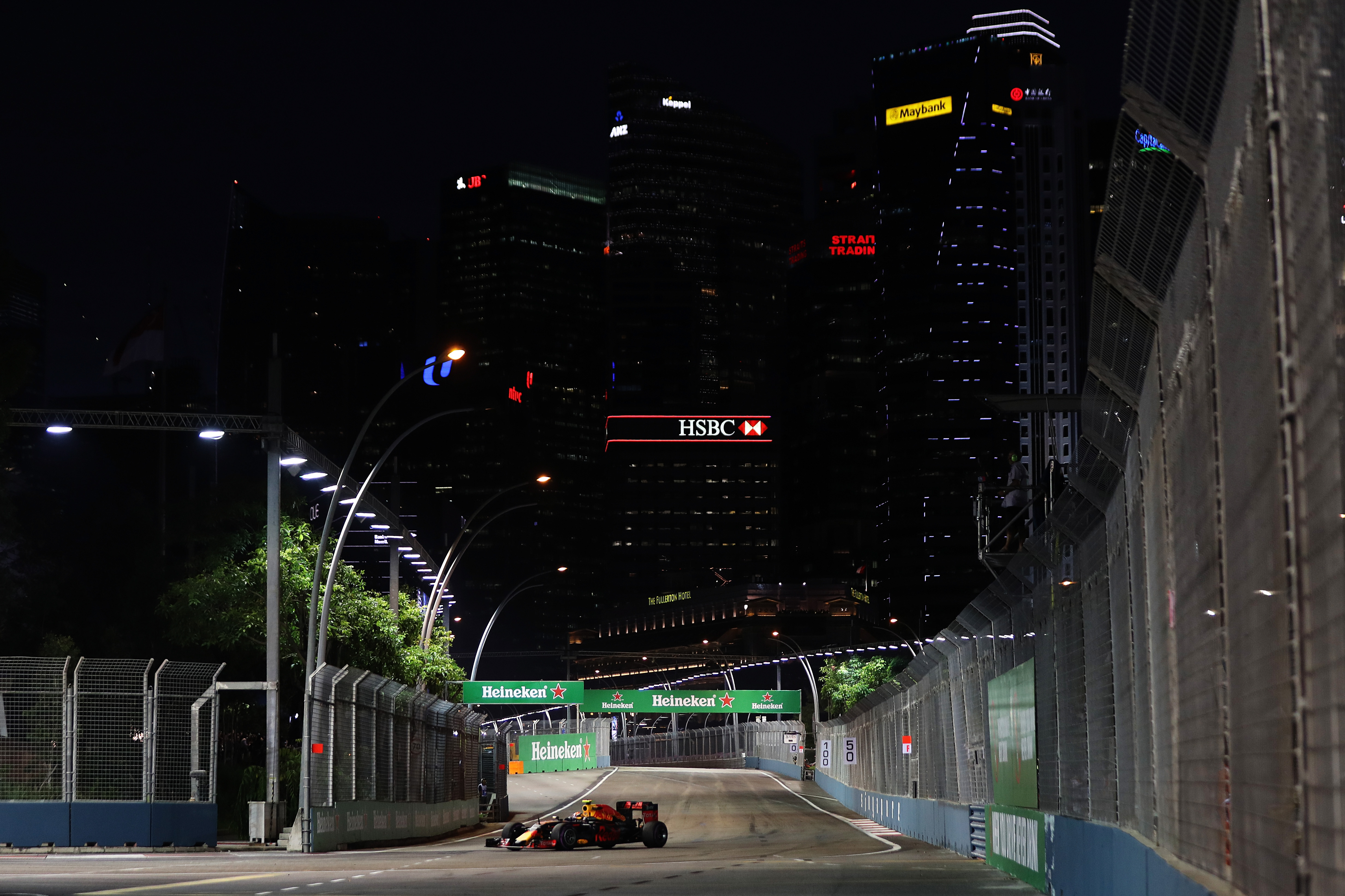 SINGAPORE - SEPTEMBER 16: Max Verstappen of the Netherlands driving the (33) Red Bull Racing Red Bull-TAG Heuer RB12 TAG Heuer on track during practice for the Formula One Grand Prix of Singapore at Marina Bay Street Circuit on September 16, 2016 in Singapore.  (Photo by Mark Thompson/Getty Images)