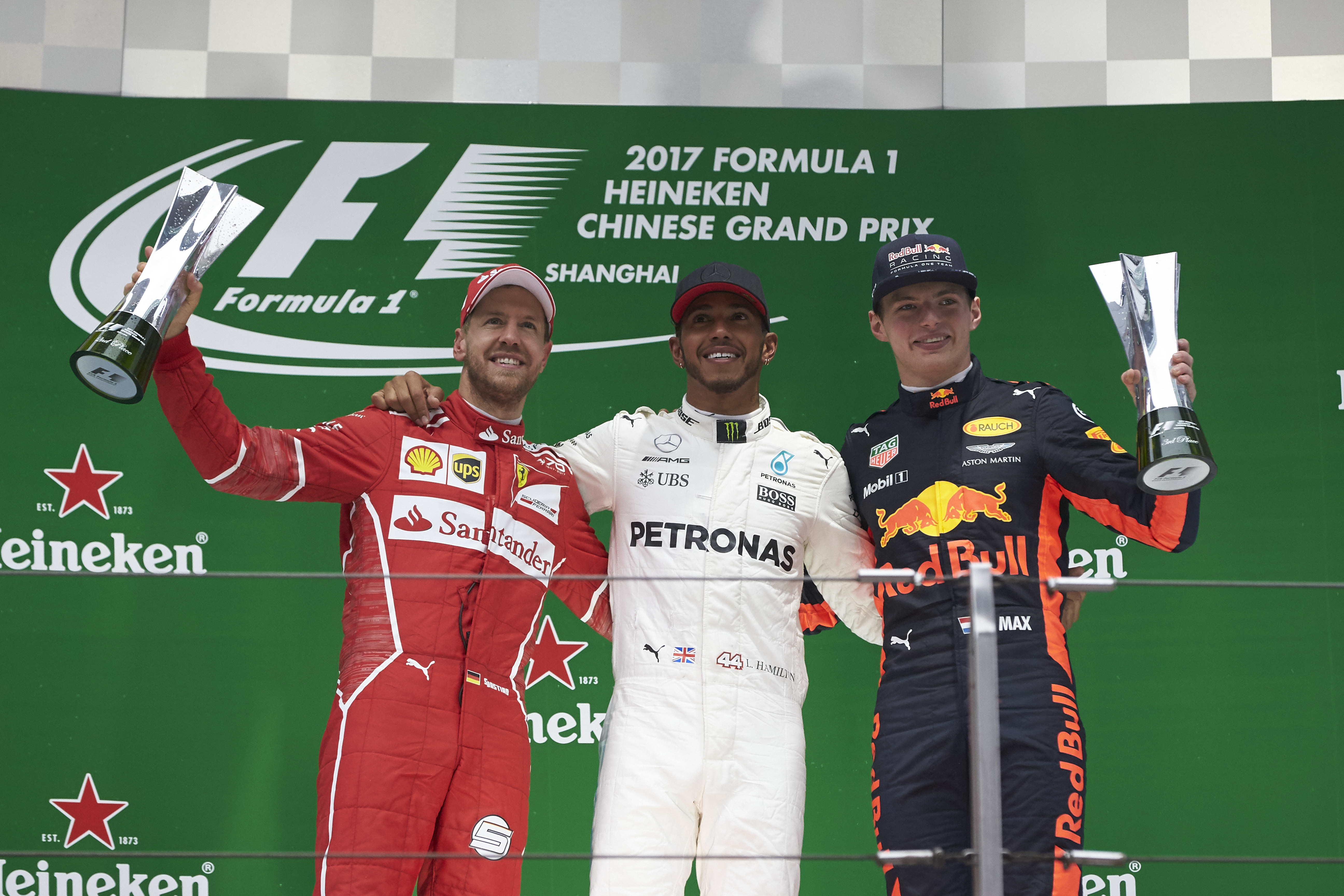 Formel 1 - Mercedes-AMG Petronas Motorsport, Großer Preis von China 2017. Lewis Hamilton ;

Formula One - Mercedes-AMG Petronas Motorsport, Chinese GP 2017. Lewis Hamilton;
