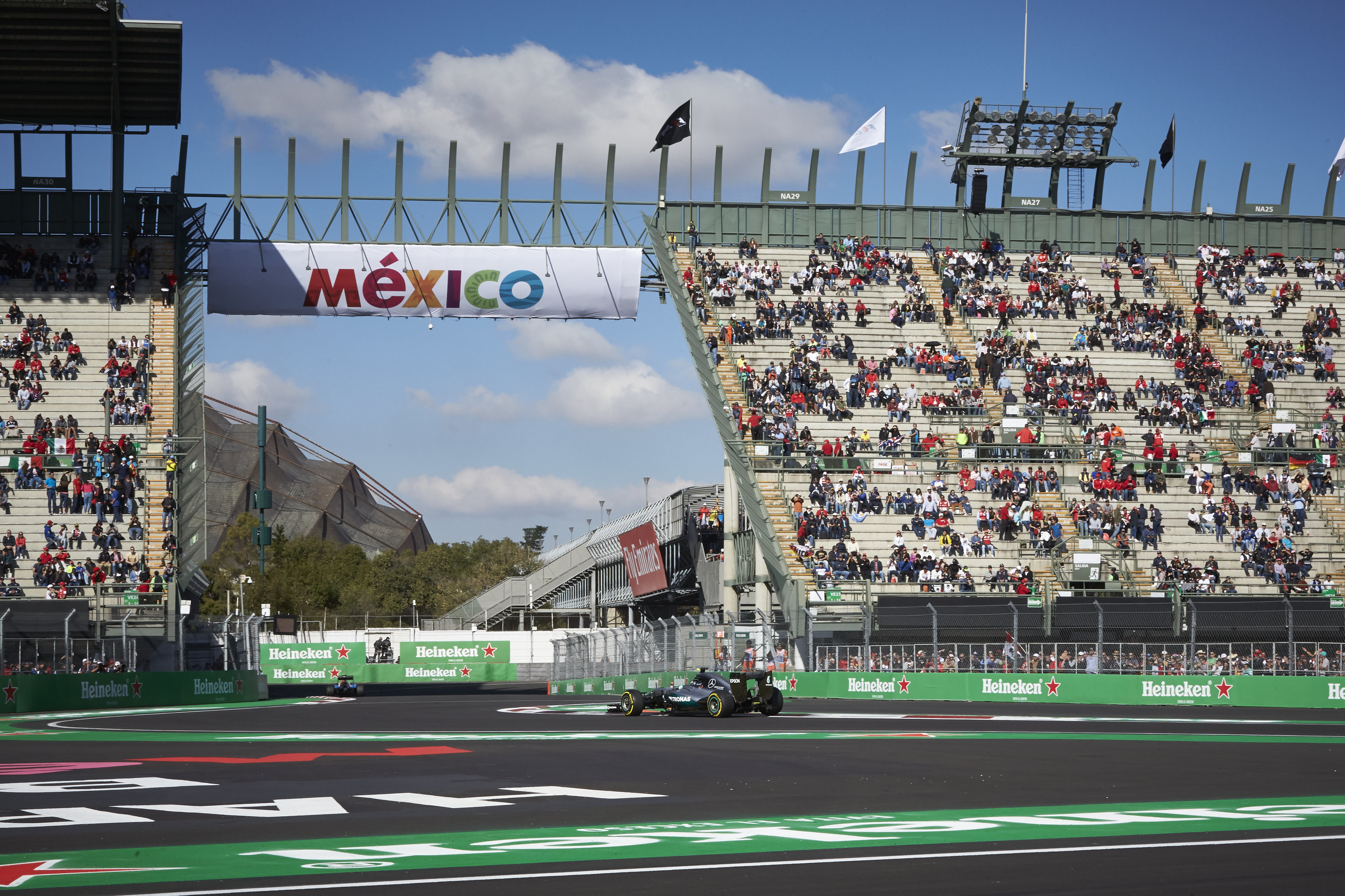Formel 1 - MERCEDES AMG PETRONAS, Großer Preis von Mexiko 2016. Nico Rosberg 

Formula One - MERCEDES AMG PETRONAS, Mexican GP 2016. Nico Rosberg