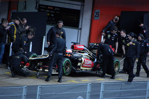 Romain Grosjean brings the Lotus E21 back after a run